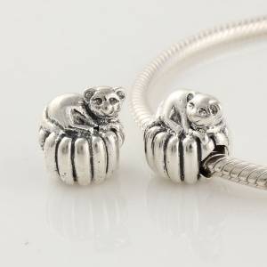 Pandora Cozy Cat Charm