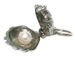 Pandora Genuine Pearl In Sterling Silver Oyster Charm image