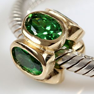 Pandora Oval Lights With Emerald CZ Charm image